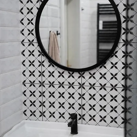Black Lotus 6 I Self Check-in I Centre I Free Parking Apartmán Banska Bystrica