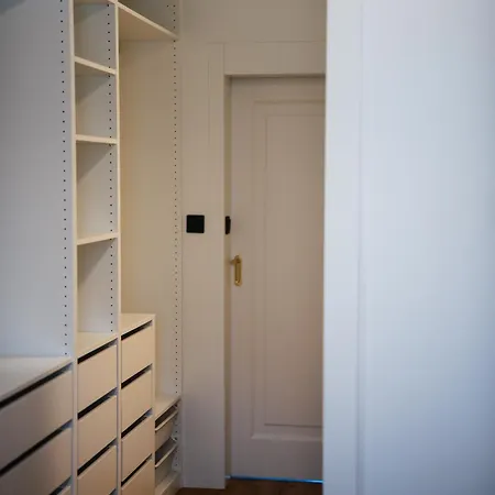 Apartmán Black Lotus 6 I Self Check-in I Centre I Free Parking Banska Bystrica